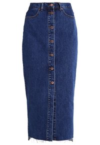 Falda de mezclilla en azul oscuro, hasta la rodilla, con botones en la parte delantera y un dobladillo deshilachado. Cuenta con bolsillos y un diseño de cintura ajustada.