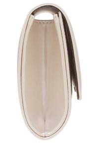 Vit rektangulär handväska med en slät, glänsande yta. Har ett handtag på toppen och ett sidofack för extra förvaring.