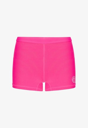 Felroze dameszwemshorts met een klein wit logo nabij de onderzoom aan de rechterkant.