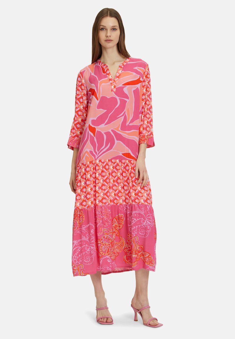 Betty Barclay MIT FLÜGELÄRMELN - Freizeitkleid - Dunkelblau Weiß/blau