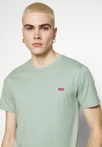 Levi's® ORIGINAL HOUSEMARK TEE - T-shirt básica - blue surf