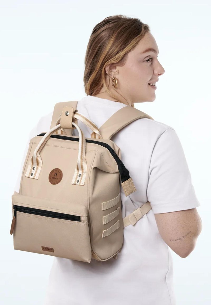 Cabaia ADVENTURER MINI - Sac à dos - beige