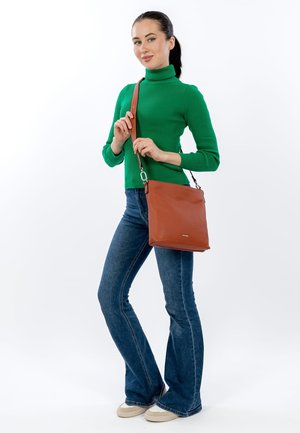SURI FREY UMHÄN HENNY - Cross body bag - rust