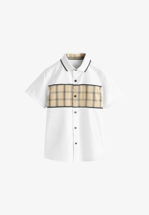 Kurzärmliges weißes Hemd mit einem beigen und schwarzen Karomuster-Paneel, schwarzer Paspel entlang des Kragens und fünf schwarzen Knöpfen an der Vorderseite.