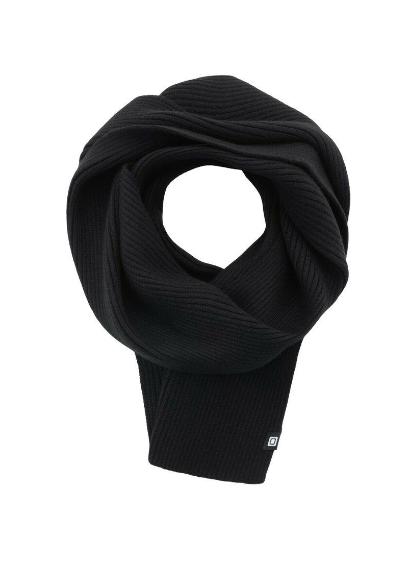 Écharpe noire à côtes avec une texture lisse, arborant un design circulaire et une petite étiquette logo à une extrémité. Tissu doux pour la chaleur.