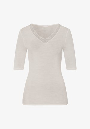 Jasnoszara, krótko rękawowa bluzka z dekoltem w kształcie litery V i koronkowym wykończeniem przy dekolcie, wykonana z gładkiego, teksturowanego materiału.