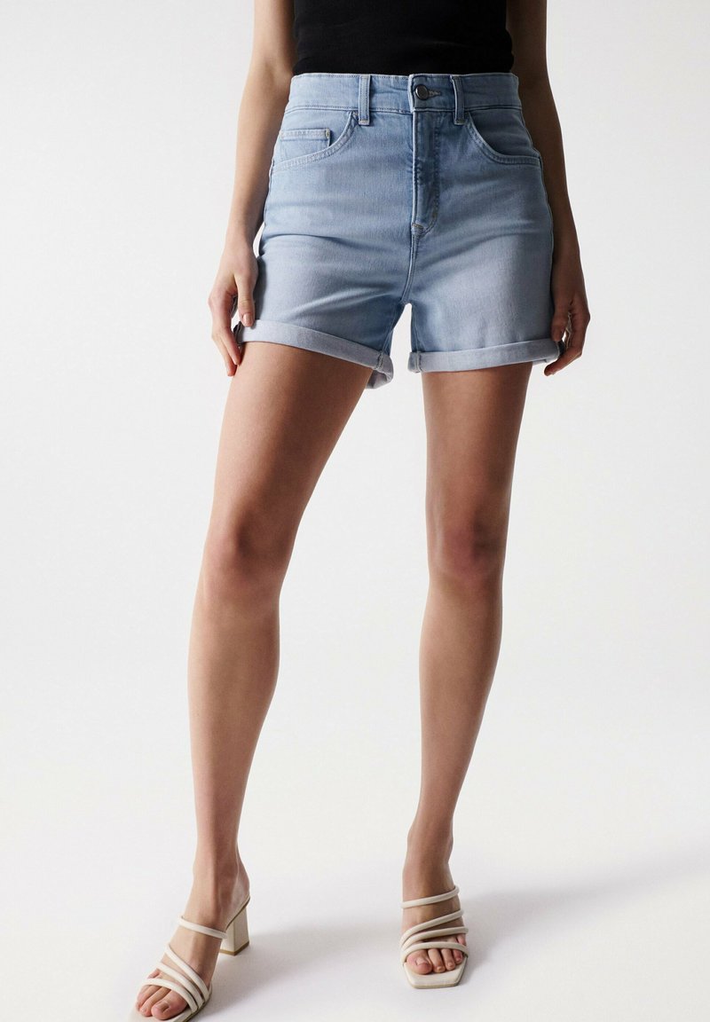 Salsa Jeans FAITH PUSH IN Shorts vaqueros blau/azul claro Zalando.es