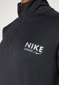 Nike Performance PACER  - Bluză cu mânecă lungă - black