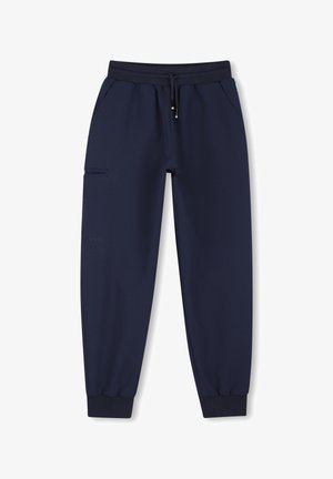 Donkerblauwe joggingbroek met elastische tailleband, trekkoord, zijzakken, elastische boorden bij de enkels en een klein logo op de linker dij.