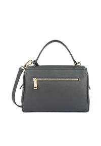 Borsa in pelle grigia con tasca con zip dorata sul davanti, manico superiore e tracolla staccabile su sfondo bianco.