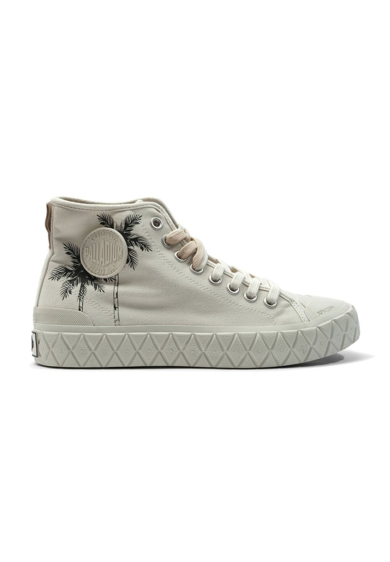 Hochwertige Canvas-Sneaker in Off-White mit Palmenbaum-Print, metallischen Ösen und einer strukturierten Gummisohle mit Rauten-Muster.