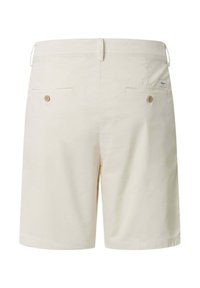 Μπεζ ανδρικά σορτς με δύο πίσω τσέπες με κουμπιά, θηλιές για ζώνη και μικρή ετικέτα μάρκας στην περιοχή της δεξιάς τσέπης.