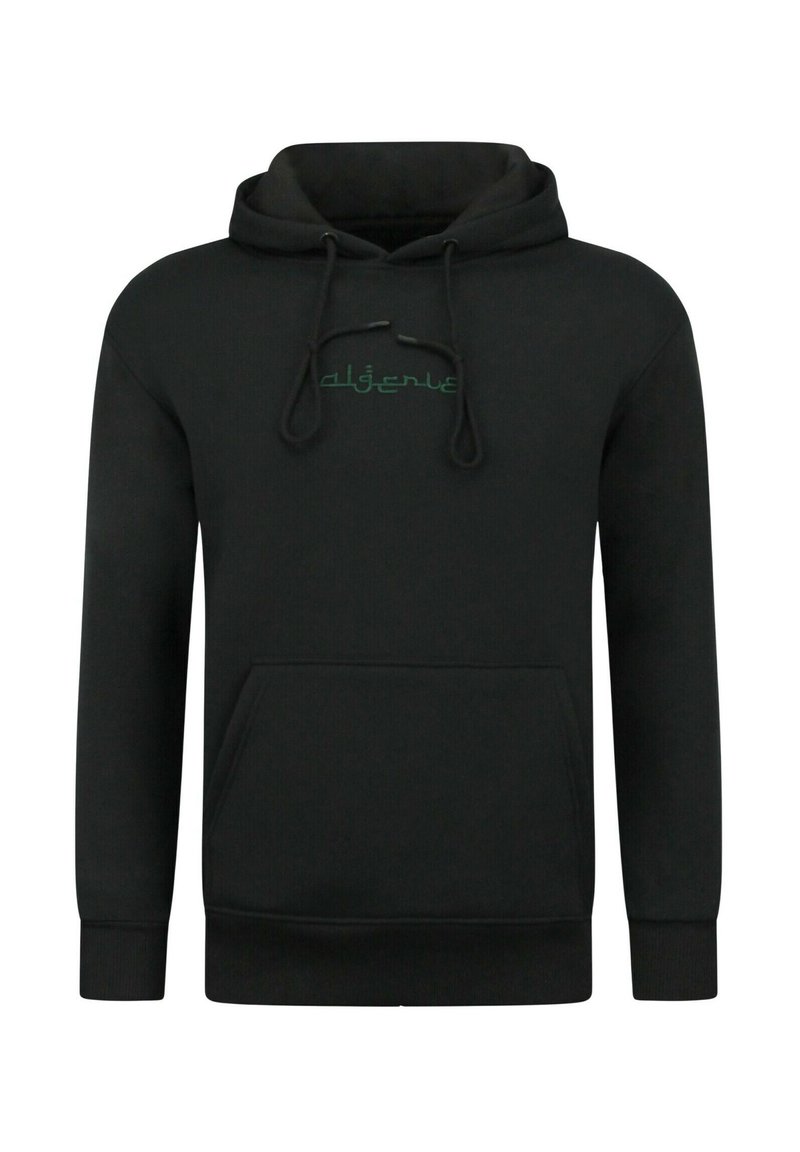 Zwarte hoodie gemaakt van een katoenmix. Voorzien van trekkoord, kangoeroezak en groene letters op de borst. Zachte textuur, normale pasvorm.