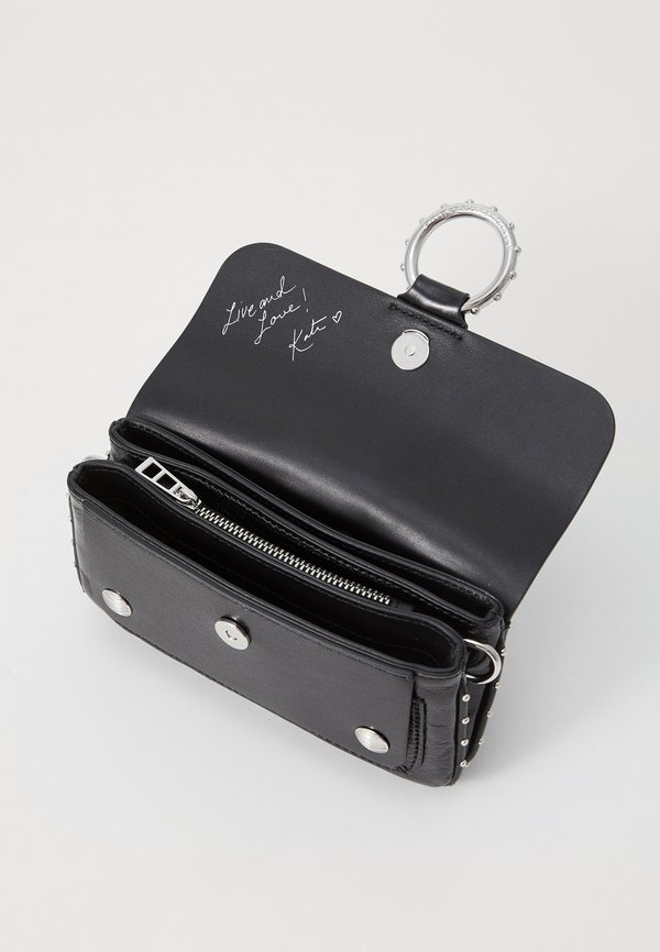 KATE WALLET VINTAGE PATENT - Wallet2