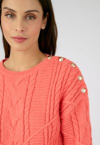 Damart À TORSADES ET BOUTONS  - Strickpullover - corail