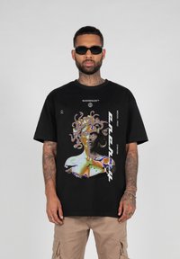 MJ Gonzales MEDUSA SCHWER - T-shirts med print - black