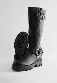 Next Batai su platforma - mottled black