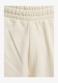 Atlasīts, sand green