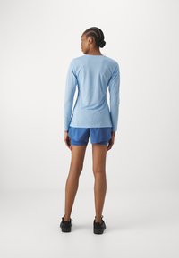 New Balance ESSENTIALS SHORT - Lühikesed kaks-ühes jooksupüksid - blue agate