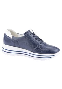 Sneaker in pelle blu navy con finiture testurizzate, dettagli bianchi e suola imbottita con strisce blu e bianche. Design con lacci.