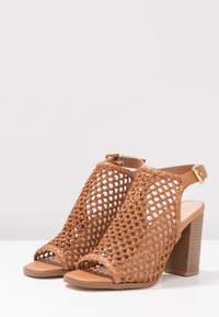 ALDO Sandali con tacco - cognac