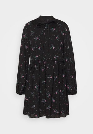 Schwarzes langärmliges Kleid mit rosa und blauem Blumenmuster, elastischem Bund, Spitzenkragen und vorderer Schleife.