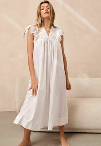 Next SOFT - REGULAR FIT - Nattrøjer / negligé - white