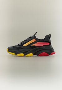 Non sélectionné, black/red