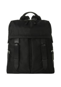 Zaino in nylon nero con alette e doppie cinghie frontali, dotato di tasche con zip e dettagli in pelle. Texture liscia e forma strutturata.