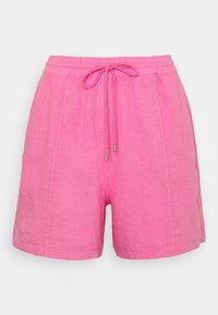 Shorts de lino rosa con cinturilla elástica y cordón de ajuste, que presentan un corte relajado, pliegues frontales y bolsillos en las costuras laterales.