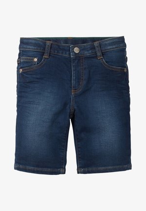 Pantalones cortos de mezclilla en azul oscuro con costuras amarillas. Incluye características como bolsillos delanteros, una cremallera con botón y un corte recto. Tejido suave y texturizado.
