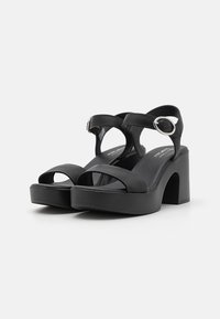 Call it Spring TALYA - Sandale cu platformă - black