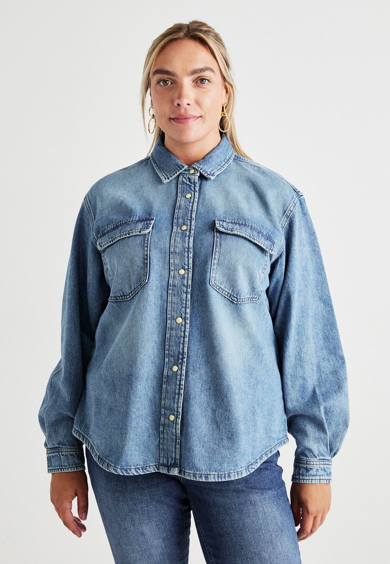 ONLY Carmakoma CARBROADWAY - Πουκαμίσα με κουμπιά - medium blue