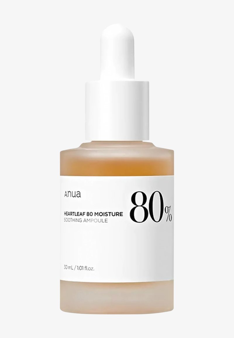 Bottiglia dropper in vetro trasparente contenente 30 mL di liquido ambrato chiaro. Etichetta bianca con nome del prodotto e "80%". Design semplice e minimalista.