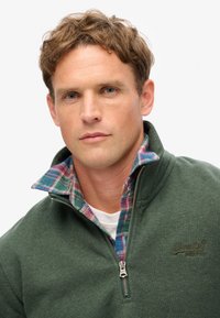 Superdry & Co ESSENTIAL LOGO - Sudadera - deep forest green marl