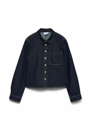 Veste en denim bleu foncé à manches longues, boutons sur le devant, col pointu et une poche poitrine unique avec surpiqûres contrastées.