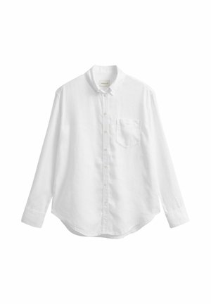 Chemise blanche à manches longues avec col et poche poitrine, présentée sur un fond blanc uni.