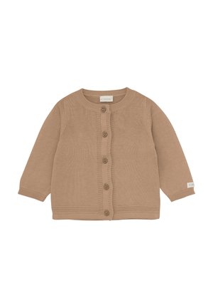 Beige gestrickte Strickjacke mit langen Ärmeln, rundem Ausschnitt und sechs Knöpfen vorne. Mit gerippten Bündchen und Saum, sowie einem kleinen Logosticker.