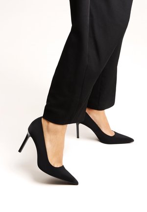 Classic heels - black
