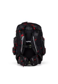 Sac à dos ergonomique noir avec des motifs géométriques rouges, bretelles réglables, multiples compartiments et accents réfléchissants pour la visibilité.