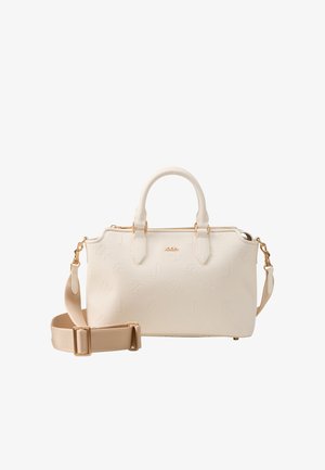 Sac à main blanc avec une texture, logo en relief et motifs floraux. Équipé de quincaillerie dorée, de doubles poignées supérieures et d'une bandoulière amovible et ajustable.