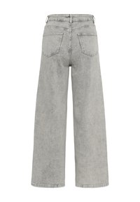 Šedé džíny s širokými nohavicemi zobrazené zezadu se dvěma zadními kapsami a vysokým pasem na bílém pozadí.