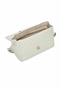 Borsa a tracolla bianca trapuntata con catena, dotata di chiusura a scatto e fodera interna beige. Ha due scomparti all'interno.