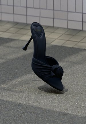 ROSALINA - Kontsaga tagant lahtised kingad - black