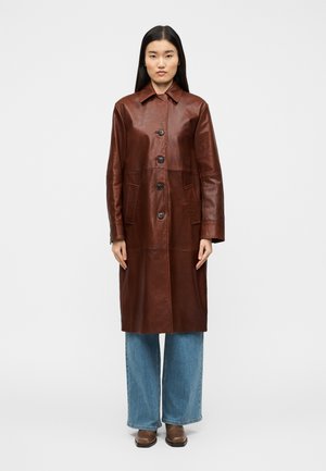 DOPPIA - Mantel - brown