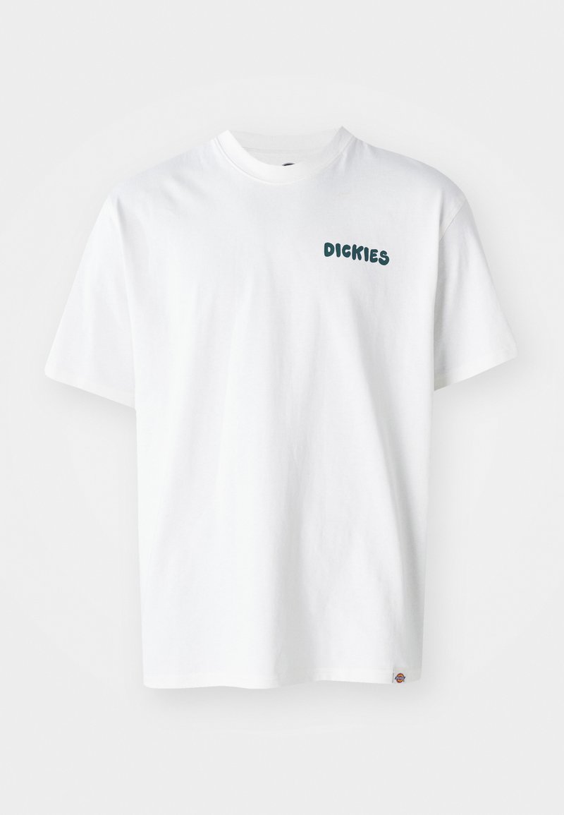 T-shirt in cotone bianco con maniche corte, caratterizzato da testo verde "DICKIES" sul davanti. Taglio dritto e un piccolo etichetta del logo sull'orlo.