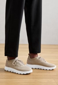 Δεν επιλέχθηκε, sand