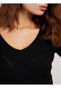 Guess Stickad tröja - black