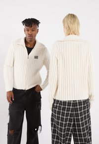 YOURTURN - UNISEX - Pullover - off-white Image miniature 1