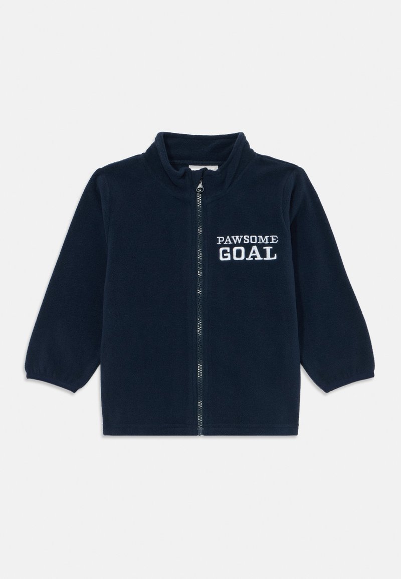 Marineblauwe fleecejas met lange mouwen, hoge kraag, een rits aan de voorkant en de tekst "PAWSOME GOAL" in witte letters op de linkerkant van de borst.